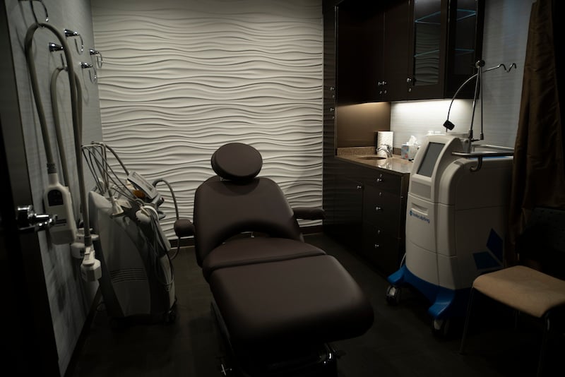 Exam room, Visage Surgical Institute in Medina, Ohio